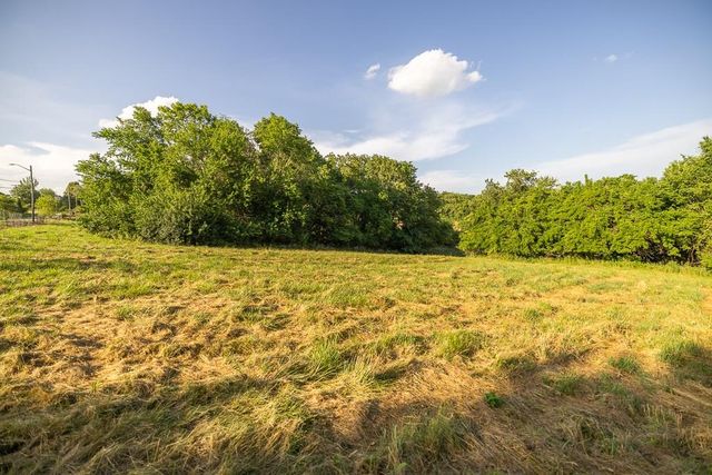 701 N Bly Road, Independence, MO 64056