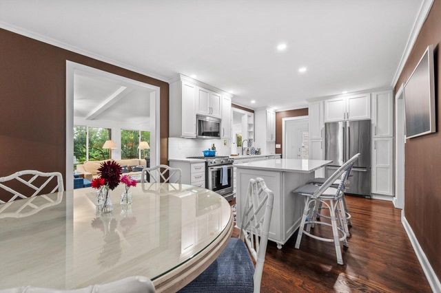 5259 N Kent AVENUE, Whitefish Bay, WI 53217