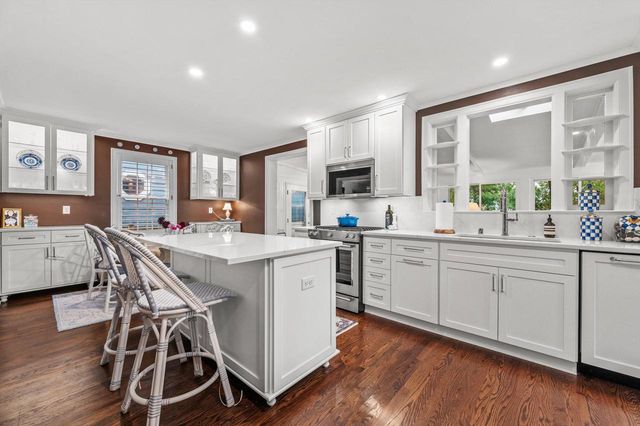 5259 N Kent AVENUE, Whitefish Bay, WI 53217