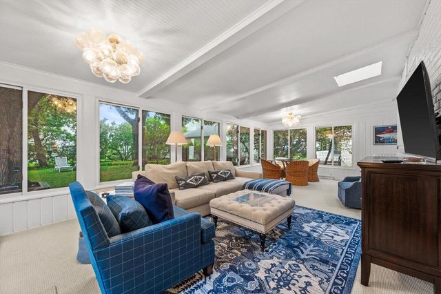 5259 N Kent AVENUE, Whitefish Bay, WI 53217