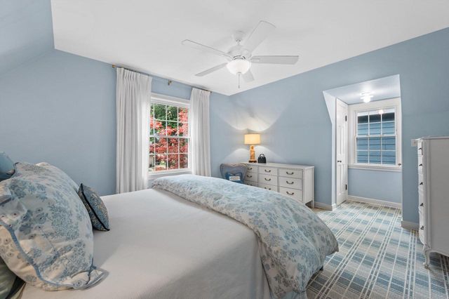 5259 N Kent AVENUE, Whitefish Bay, WI 53217