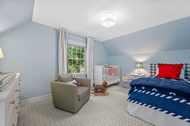 5259 N Kent AVENUE, Whitefish Bay, WI 53217