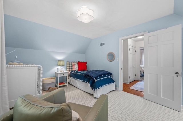 5259 N Kent AVENUE, Whitefish Bay, WI 53217