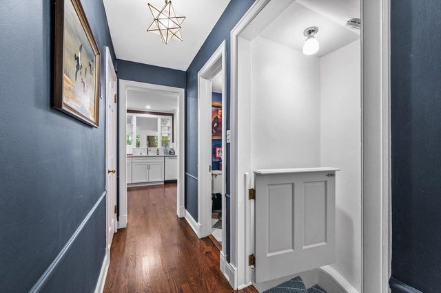 5259 N Kent AVENUE, Whitefish Bay, WI 53217