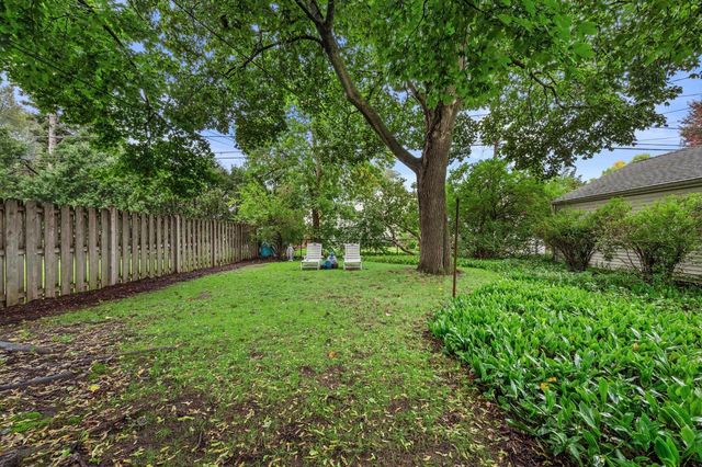 5259 N Kent AVENUE, Whitefish Bay, WI 53217