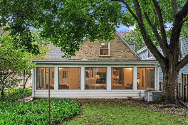 5259 N Kent AVENUE, Whitefish Bay, WI 53217