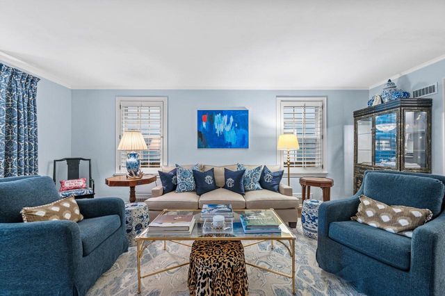 5259 N Kent AVENUE, Whitefish Bay, WI 53217