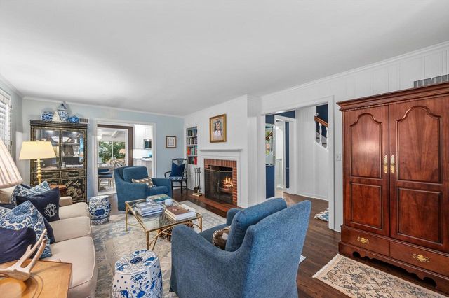 5259 N Kent AVENUE, Whitefish Bay, WI 53217