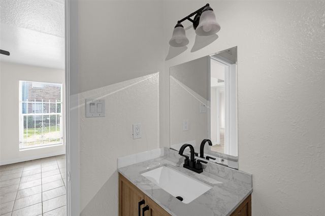 10001 Westpark Drive 67, Houston, TX 77042