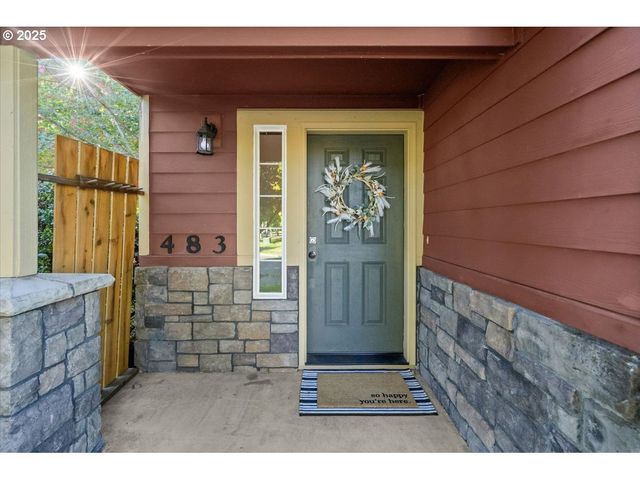 483 S LAIR Ln, Newberg, OR 97132