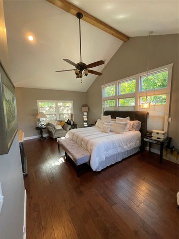 420 E Franklin Street, Grapevine, TX 76051
