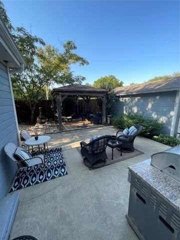 420 E Franklin Street, Grapevine, TX 76051