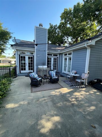420 E Franklin Street, Grapevine, TX 76051