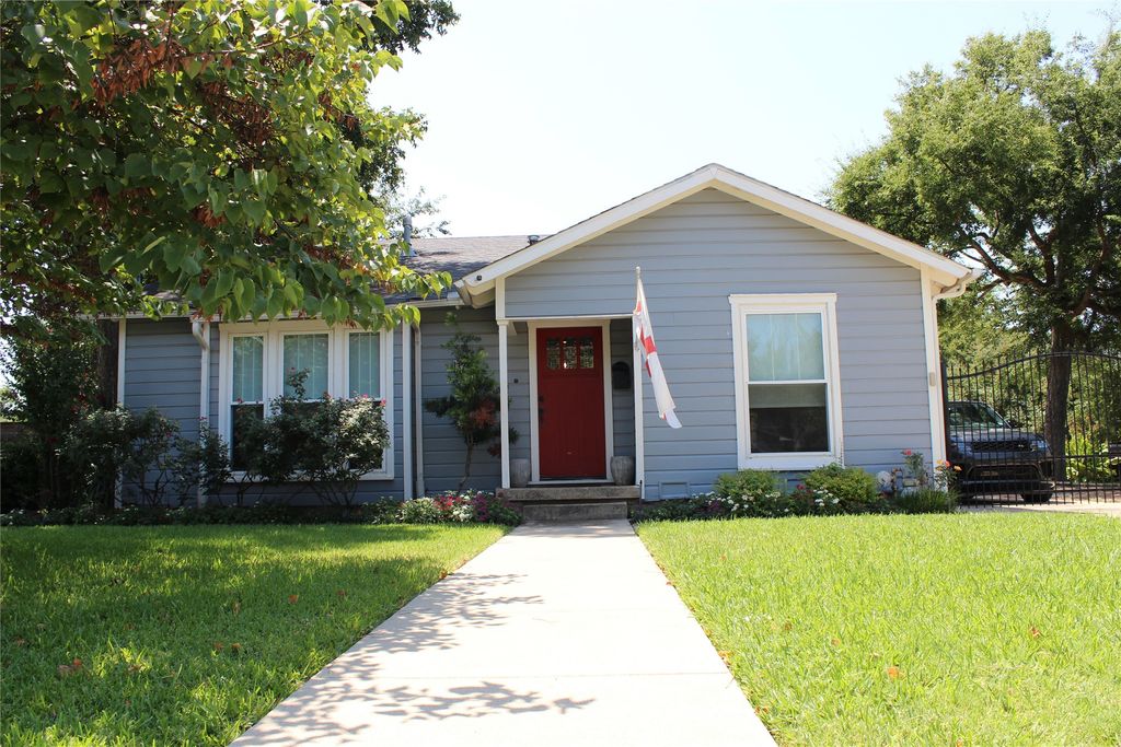 420 E Franklin Street, Grapevine, TX 76051