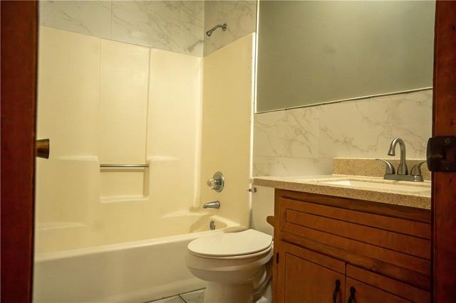 381 Windsor Walk SE, Conyers, GA 30094