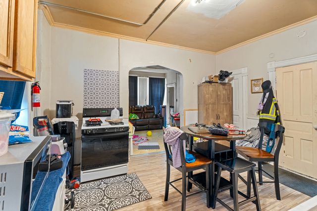 1314 W 18th Place, Chicago, IL 60608