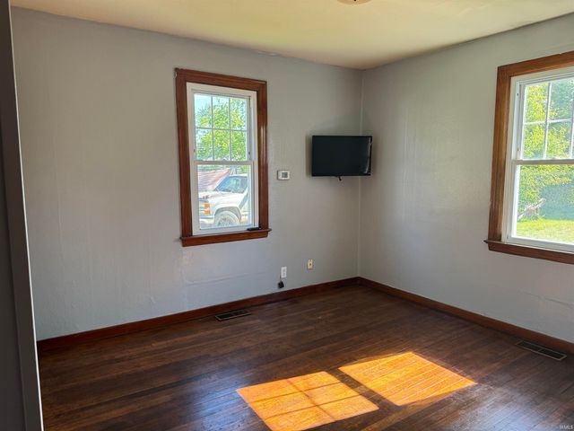 5709 N KERTH Avenue, Evansville, IN 47711