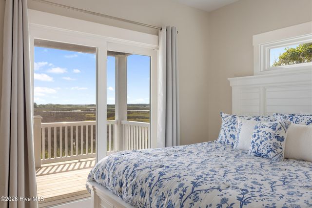 221 Porto Vista Drive, N Topsail Beach, NC 28460