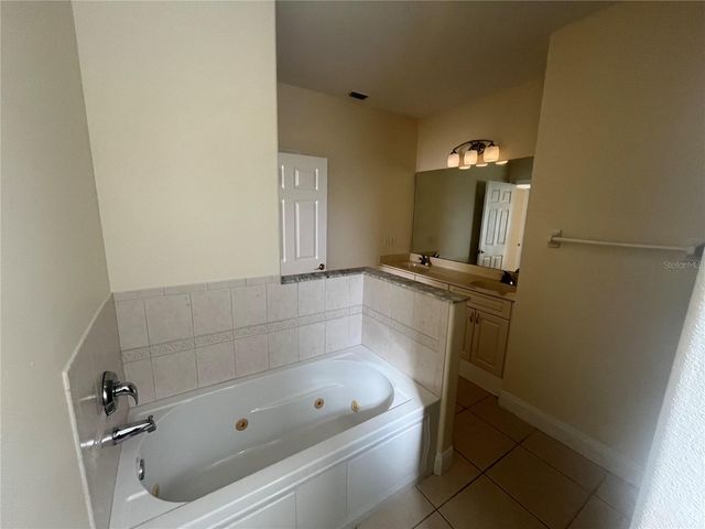 10 LEWIS SHIRE PLACE, Palm Coast, FL 32137