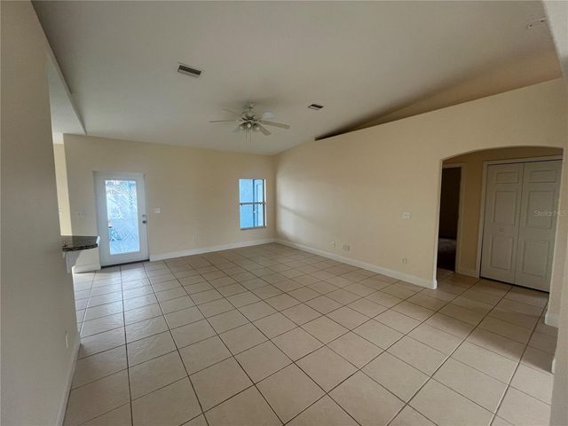 10 LEWIS SHIRE PLACE, Palm Coast, FL 32137