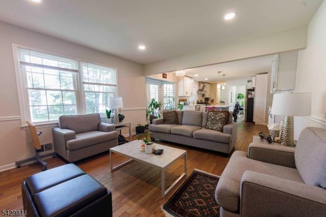 231 Sutphin Ln, Hillsborough Twp., NJ 08844