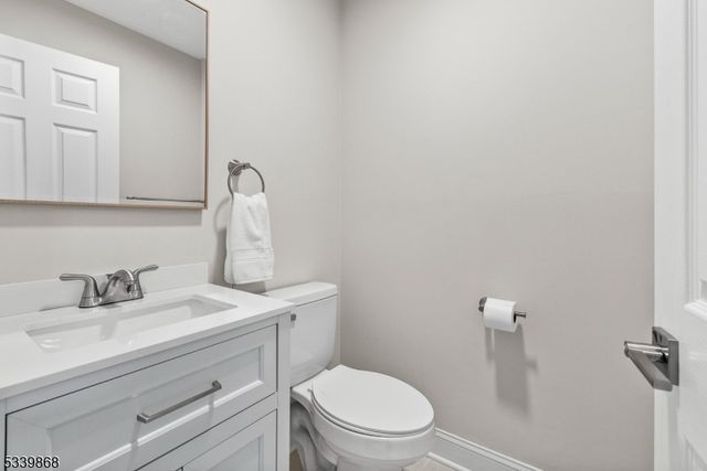 231 Sutphin Ln, Hillsborough Twp., NJ 08844