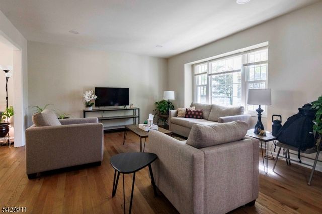 231 Sutphin Ln, Hillsborough Twp., NJ 08844