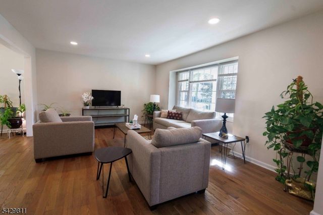 231 Sutphin Ln, Hillsborough Twp., NJ 08844