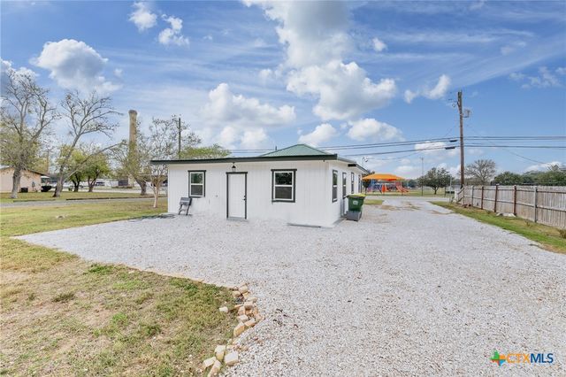 610 N Fair Street, Gonzales, TX 78629