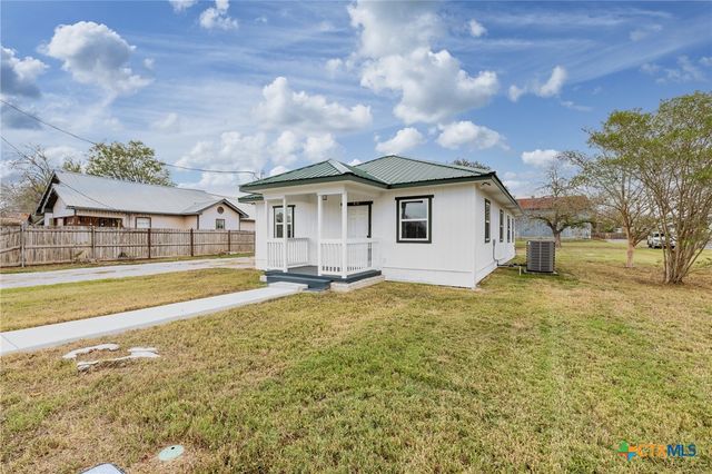 610 N Fair Street, Gonzales, TX 78629