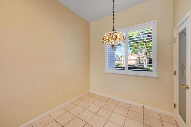 2713 Robinson Creek Ln, Elk Grove, CA 95758