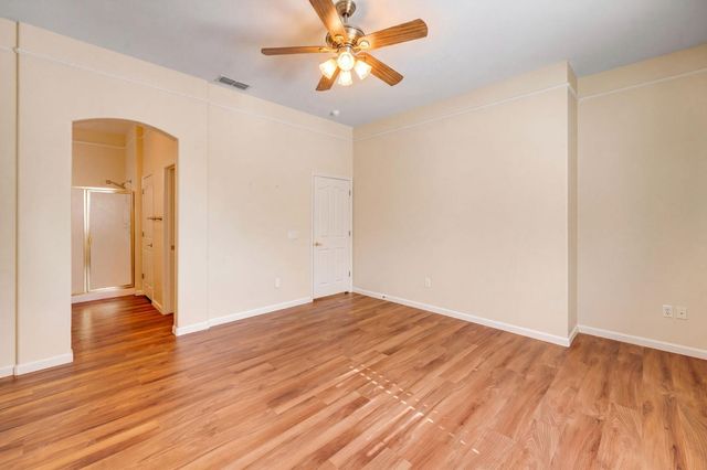 2713 Robinson Creek Ln, Elk Grove, CA 95758