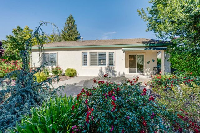 2713 Robinson Creek Ln, Elk Grove, CA 95758