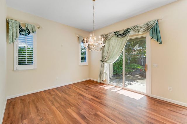 2713 Robinson Creek Ln, Elk Grove, CA 95758