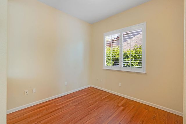 2713 Robinson Creek Ln, Elk Grove, CA 95758