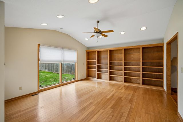 2906 39th Street, Des Moines, IA 50310