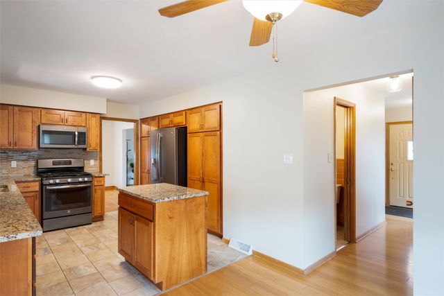 2906 39th Street, Des Moines, IA 50310