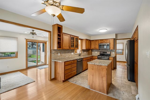 2906 39th Street, Des Moines, IA 50310