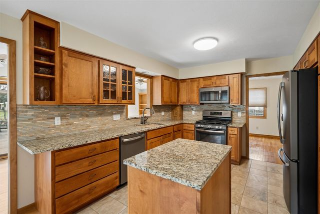 2906 39th Street, Des Moines, IA 50310