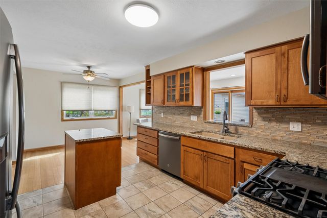 2906 39th Street, Des Moines, IA 50310