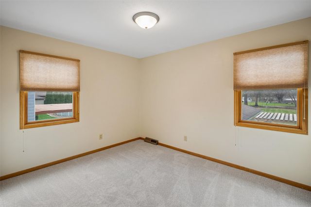 2906 39th Street, Des Moines, IA 50310