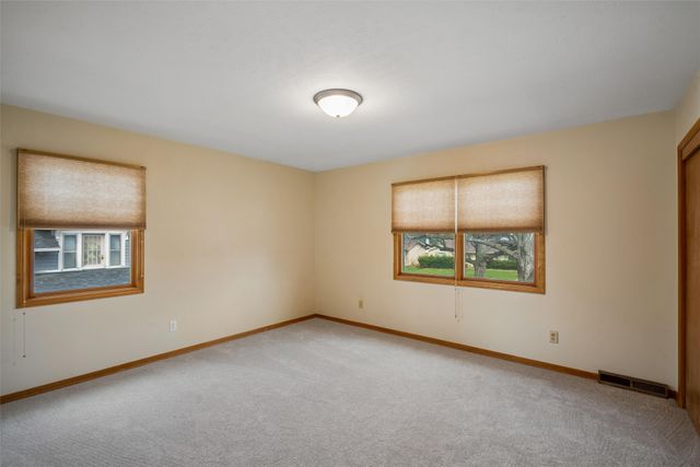 2906 39th Street, Des Moines, IA 50310