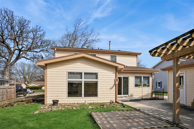 2906 39th Street, Des Moines, IA 50310