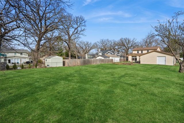 2906 39th Street, Des Moines, IA 50310