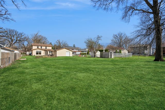 2906 39th Street, Des Moines, IA 50310