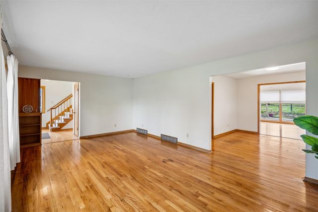 2906 39th Street, Des Moines, IA 50310