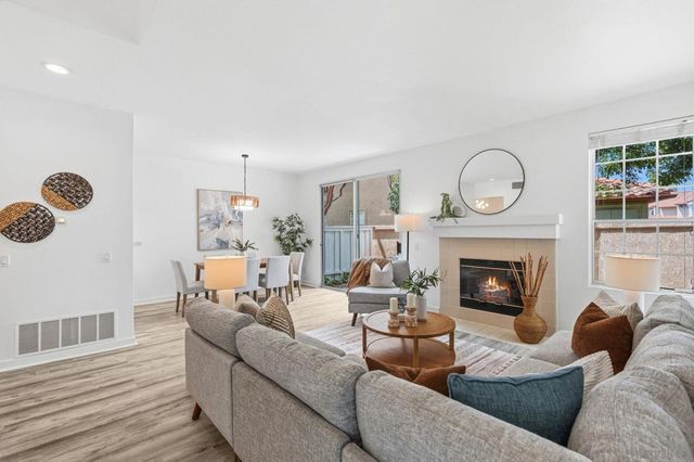 3821 Creststone Pl., San Diego, CA 92130