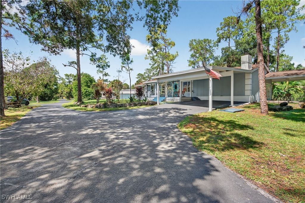 460 9th ST SW, Naples, FL 34117