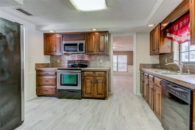10406 RECLINATA LANE, Tampa, FL 33618
