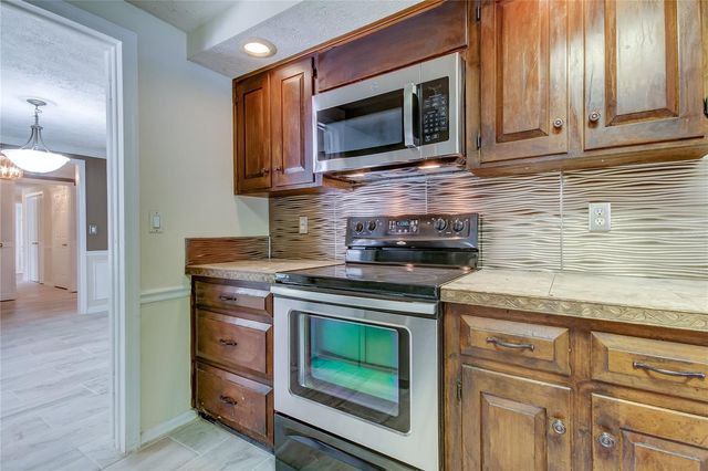 10406 RECLINATA LANE, Tampa, FL 33618